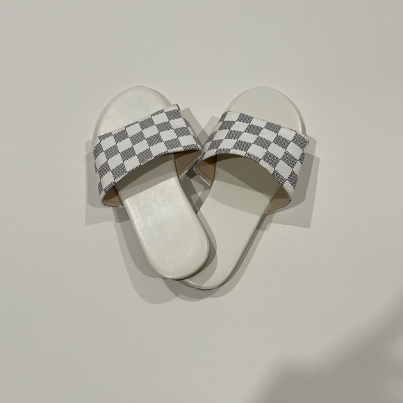 White/Gray Flip Flops - Picture 3 of 5